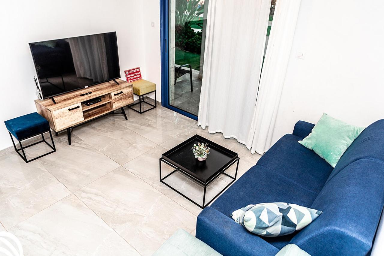 דירת גן פונה לבריכה - Pool Garden View Eilat Daire Dış mekan fotoğraf